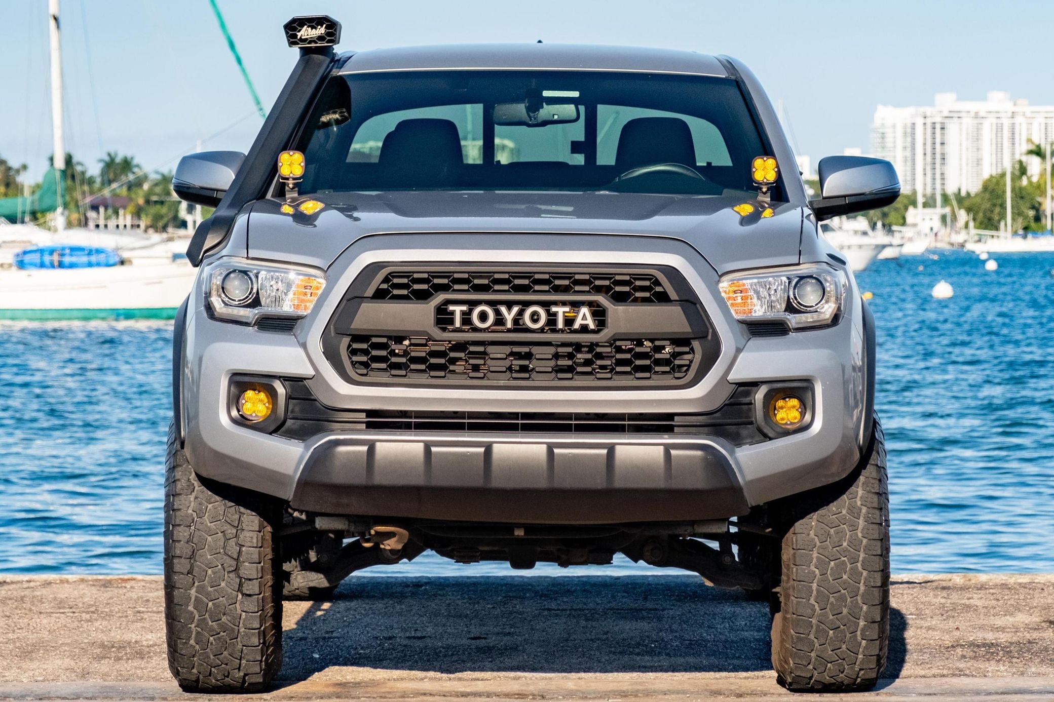 2016 Toyota Tacoma TRD Off-Road photo 1